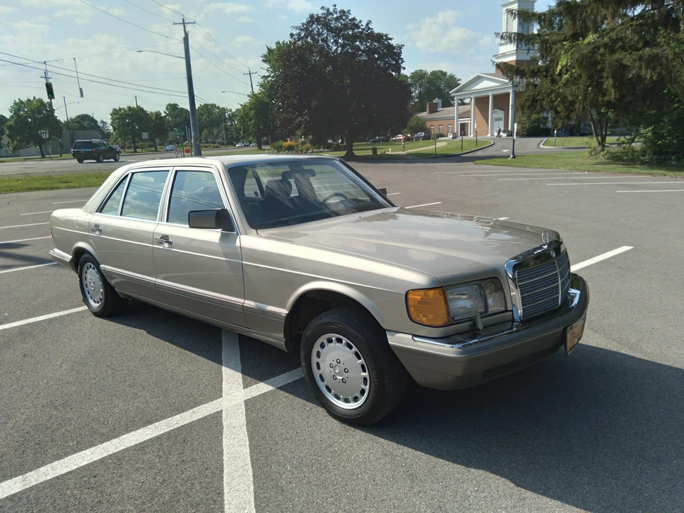 1987 Mercedes-Benz W126 S-Class Sedan - Image 2 of 31