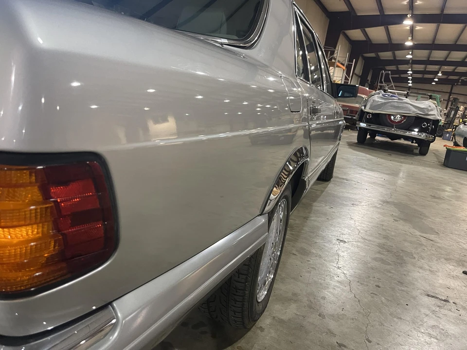 1987 Mercedes-Benz W126 S-Class Sedan - Image 27 of 31