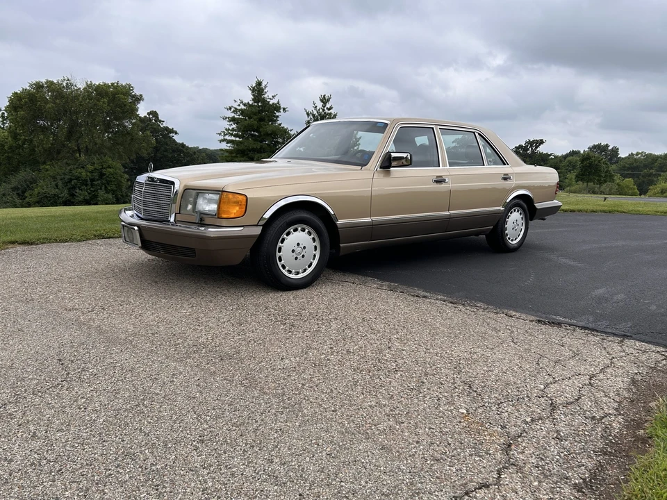 1987 Mercedes-Benz W126 S-Class Sedan - Image 3 of 31
