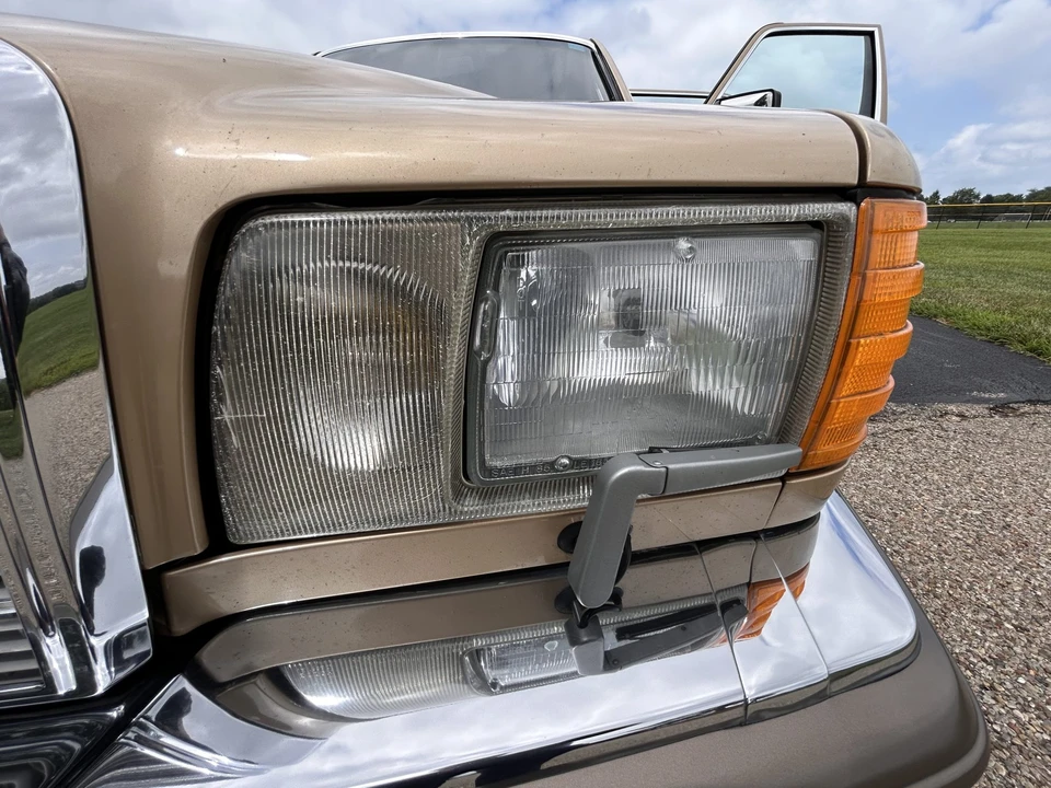 1987 Mercedes-Benz W126 S-Class Sedan - Image 30 of 31