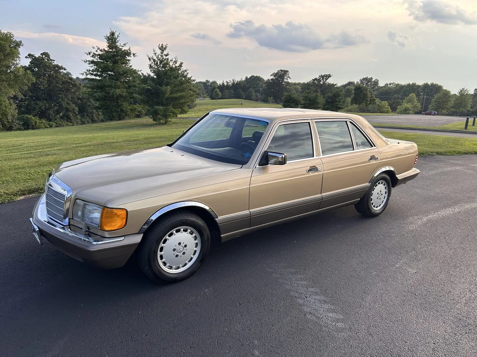 1987 Mercedes-Benz W126 S-Class Sedan - Image 2 of 31