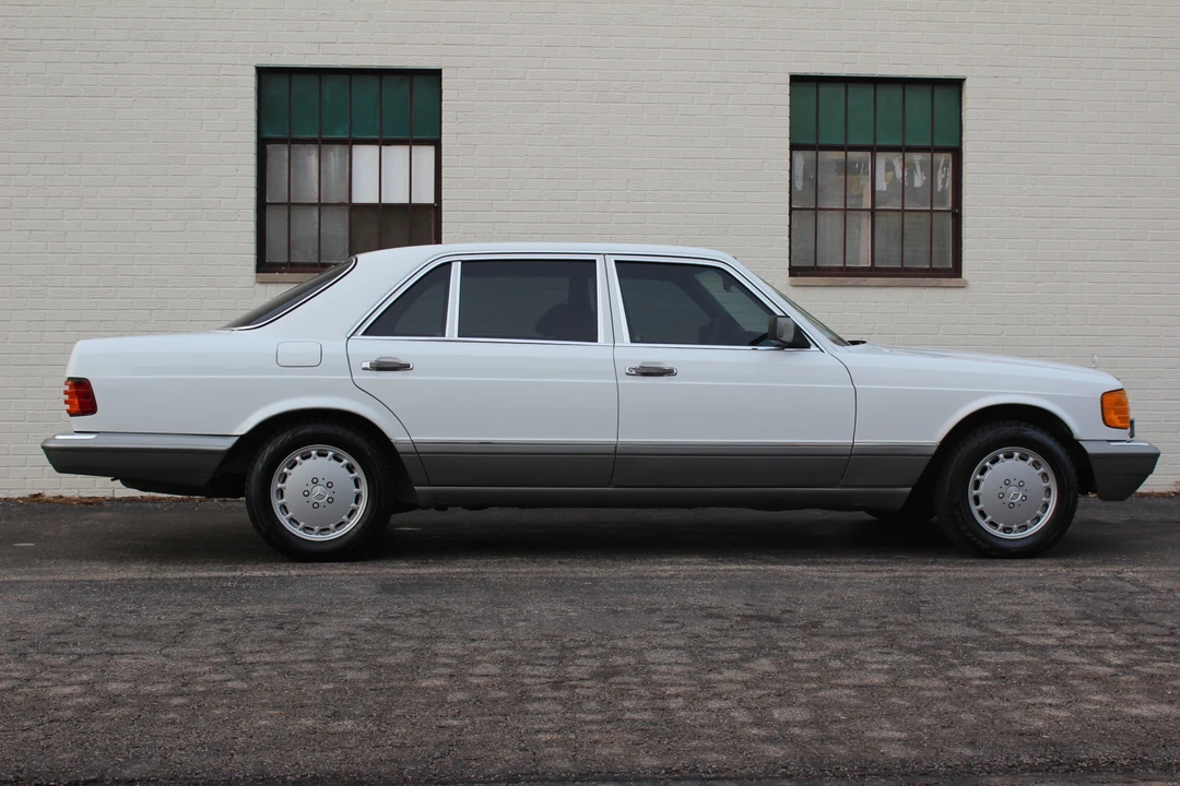 1987 Mercedes-Benz W126 S-Class Sedan - Image 25 of 31