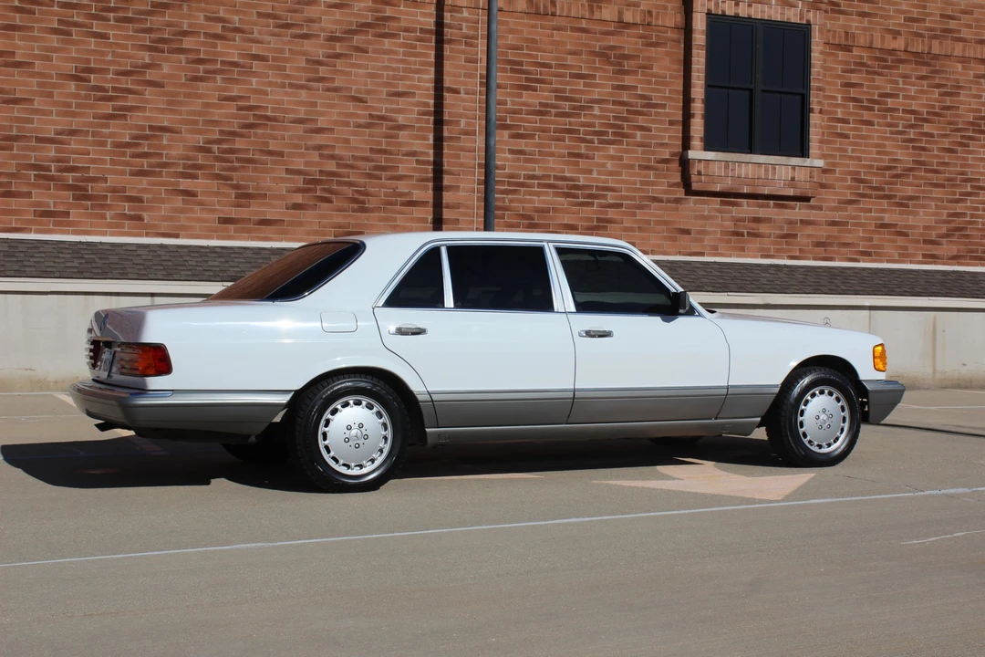 1987 Mercedes-Benz W126 S-Class Sedan - Image 29 of 31