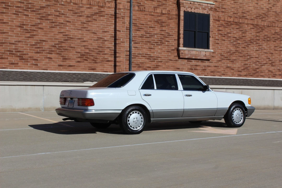 1987 Mercedes-Benz W126 S-Class Sedan - Image 30 of 31