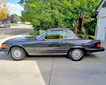 1987 Mercedes-Benz 560 SL
