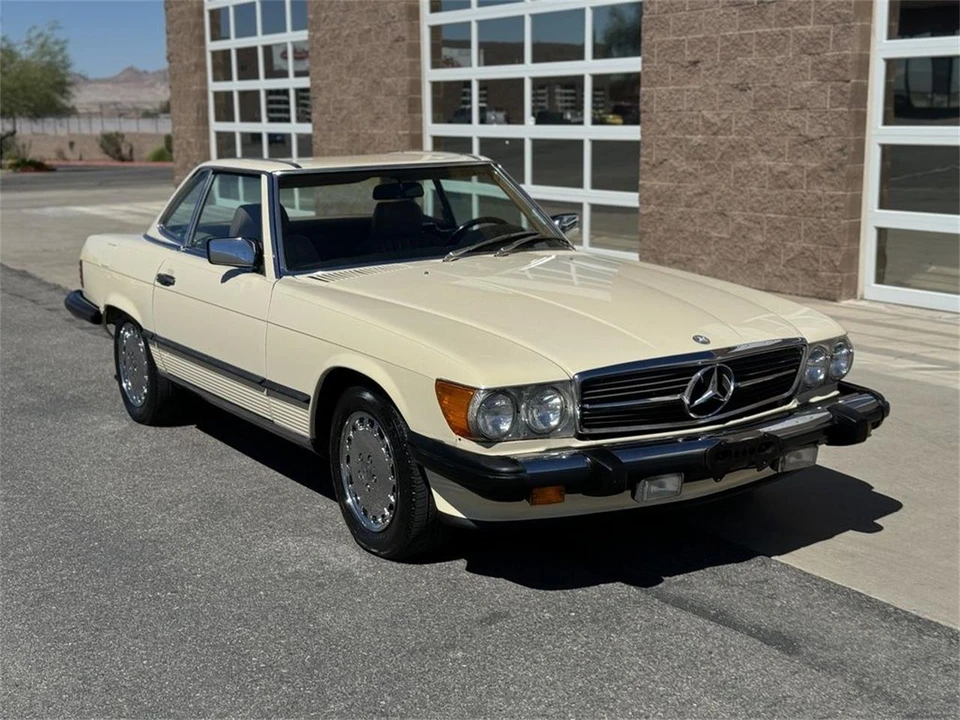 1987 Mercedes-Benz W126 S-Class Sedan - Image 2 of 25
