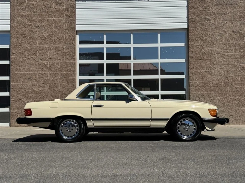 1987 Mercedes-Benz W126 S-Class Sedan - Image 3 of 25