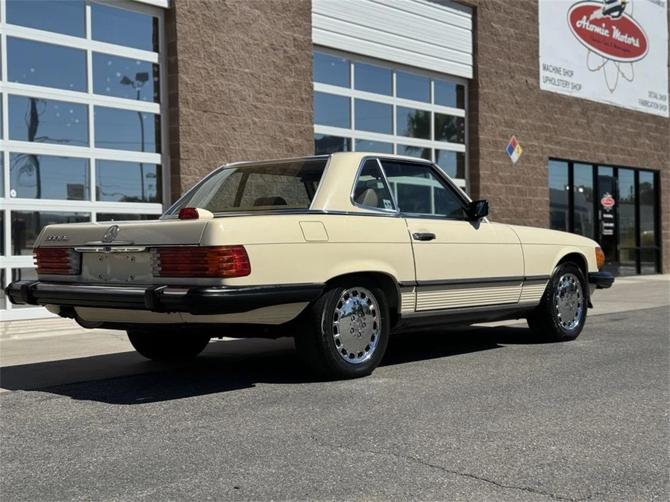 1987 Mercedes-Benz W126 S-Class Sedan - Image 4 of 25