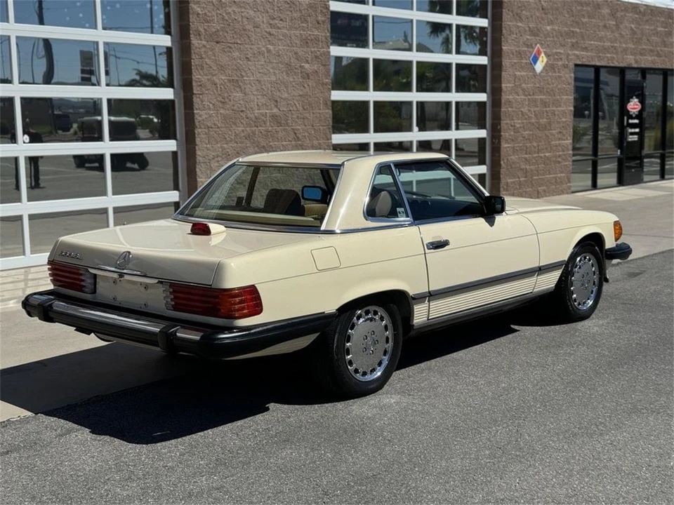 1987 Mercedes-Benz W126 S-Class Sedan - Image 5 of 25