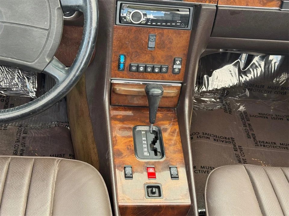 1987 Mercedes-Benz W126 S-Class Sedan - Image 31 of 31