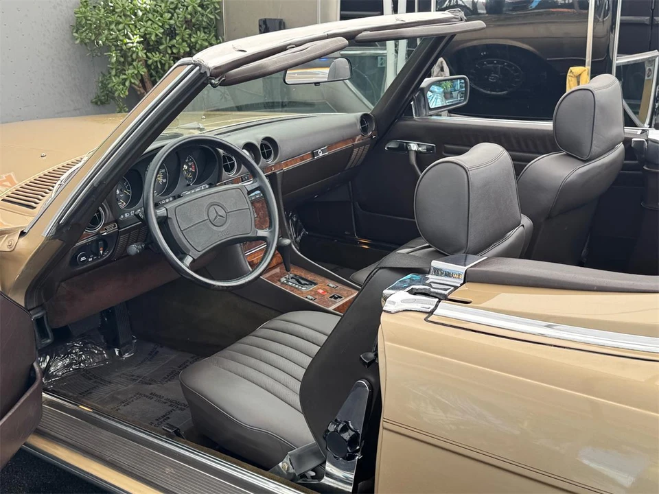 1987 Mercedes-Benz W126 S-Class Sedan - Image 24 of 31