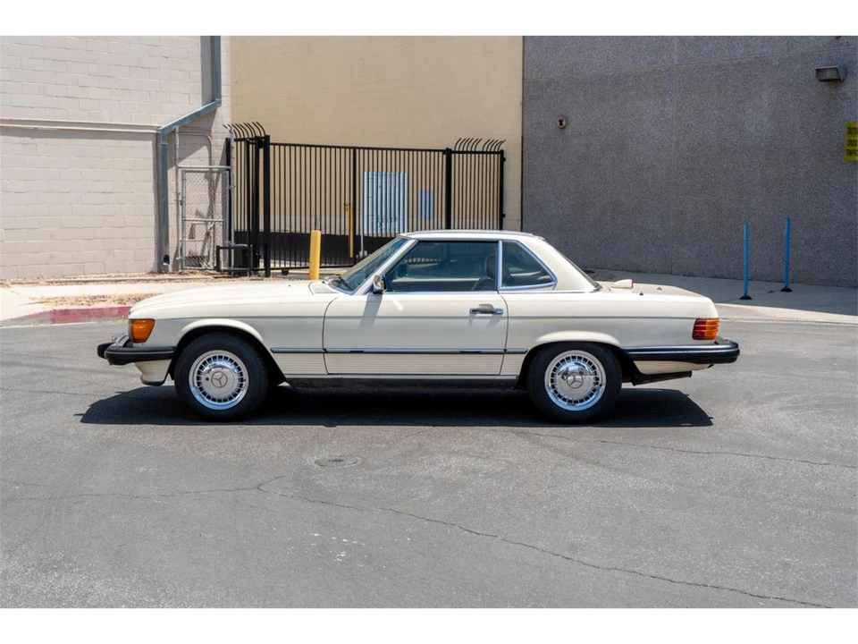 1987 Mercedes-Benz W126 S-Class Sedan - Image 4 of 26