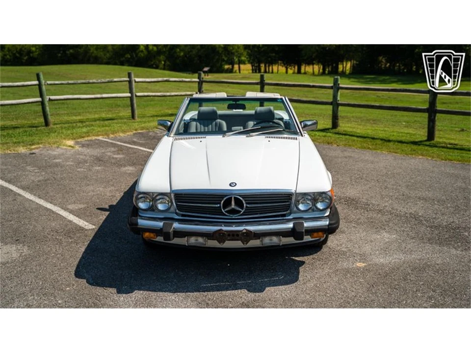 1987 Mercedes-Benz W126 S-Class Sedan - Image 2 of 31