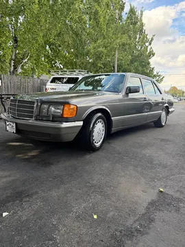 1987 Mercedes-Benz 560 SEL
