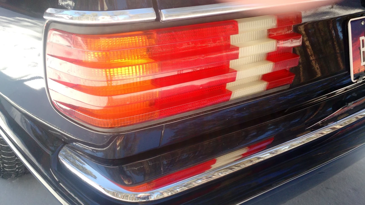 1987 Mercedes-Benz C126 S-Class Coupe - Image 15 of 31