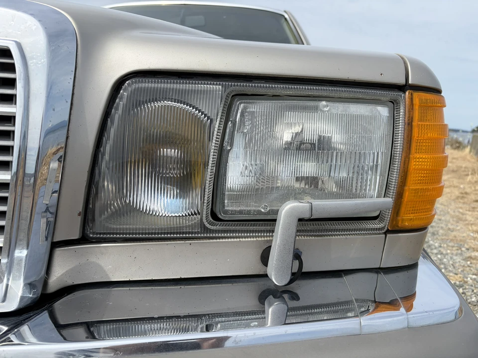 1987 Mercedes-Benz W126 S-Class Sedan - Image 14 of 31