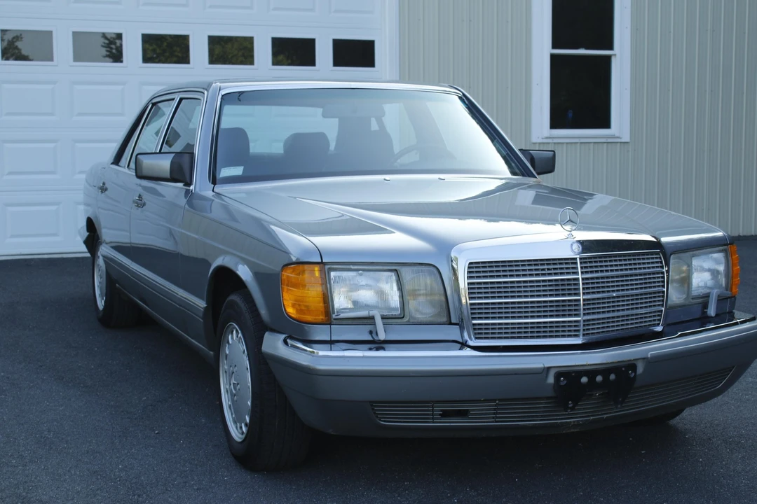 1987 Mercedes-Benz W126 S-Class Sedan - Image 4 of 31