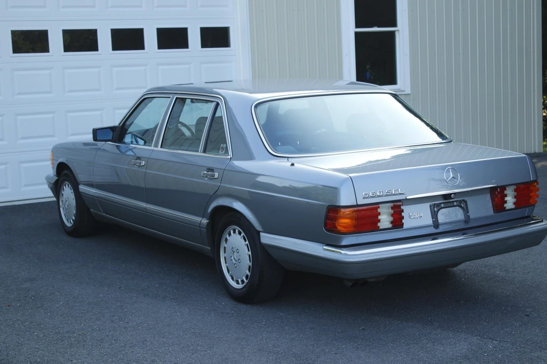 1987 Mercedes-Benz W126 S-Class Sedan - Image 11 of 31