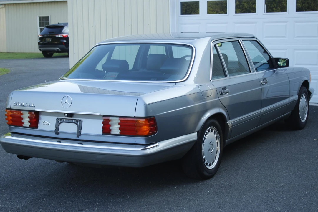 1987 Mercedes-Benz W126 S-Class Sedan - Image 14 of 31