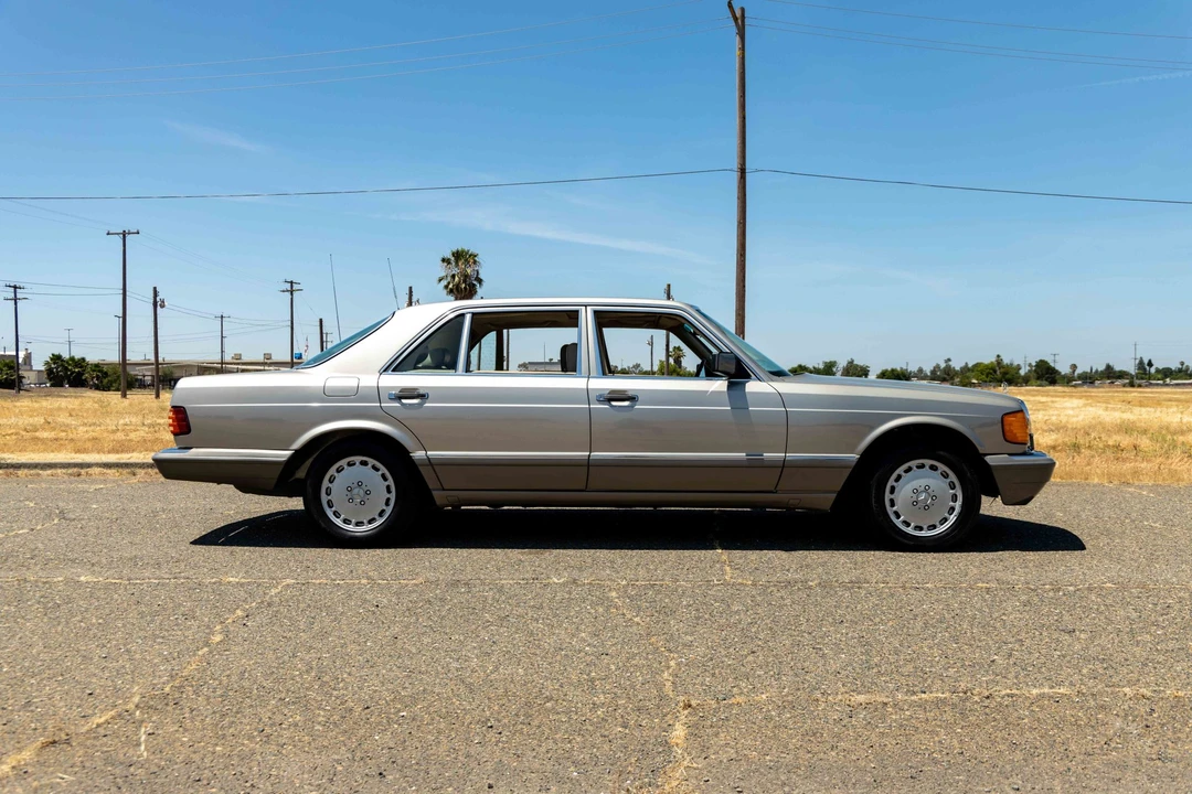 1987 Mercedes-Benz W126 S-Class Sedan - Image 13 of 31