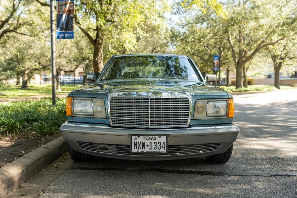 1987 Mercedes-Benz W126 S-Class Sedan - Image 2 of 31