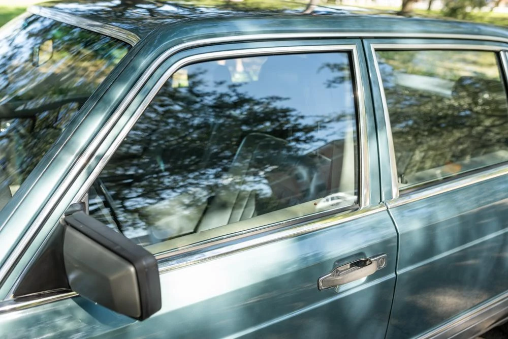 1987 Mercedes-Benz W126 S-Class Sedan - Image 28 of 31