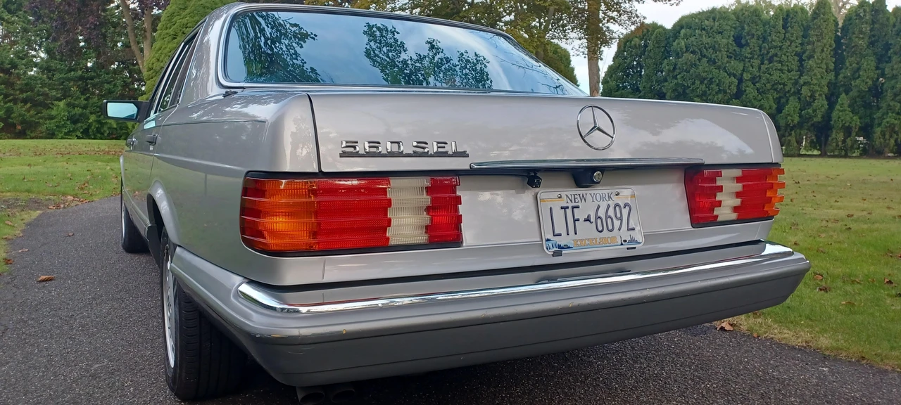 1987 Mercedes-Benz W126 S-Class Sedan - Image 18 of 31