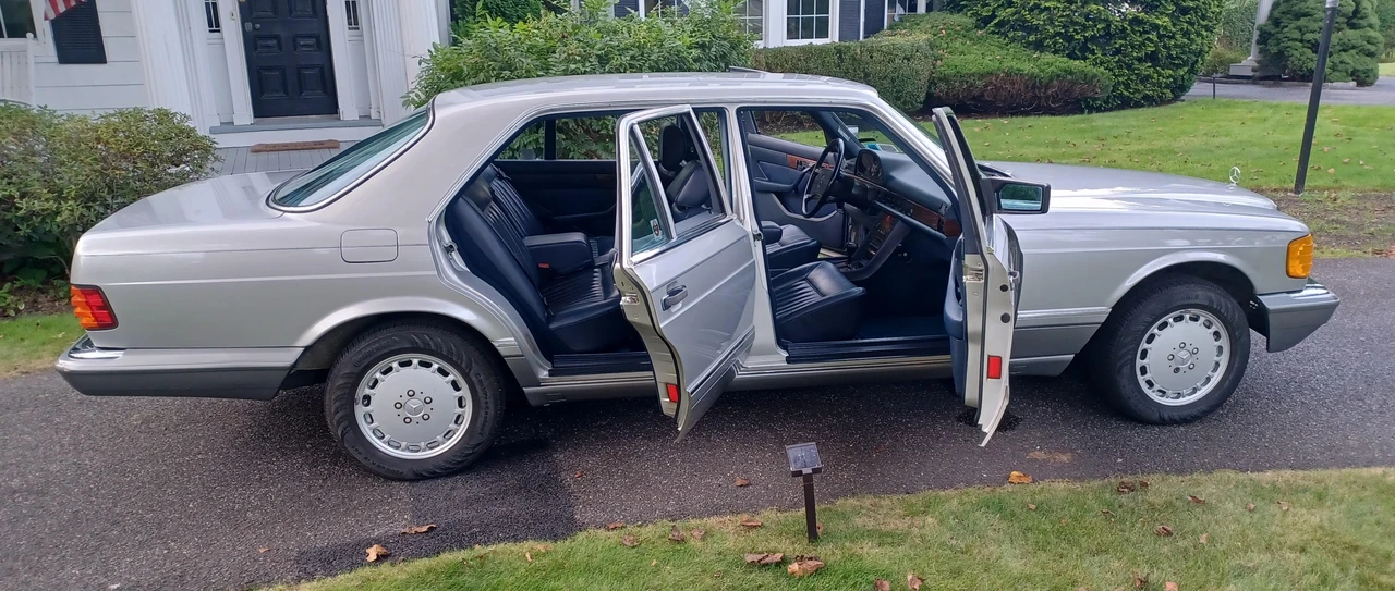 1987 Mercedes-Benz W126 S-Class Sedan - Image 28 of 31