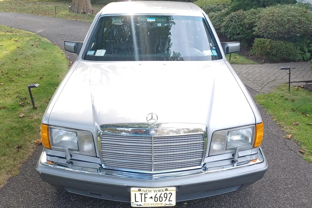 1987 Mercedes-Benz W126 S-Class Sedan - Image 2 of 31