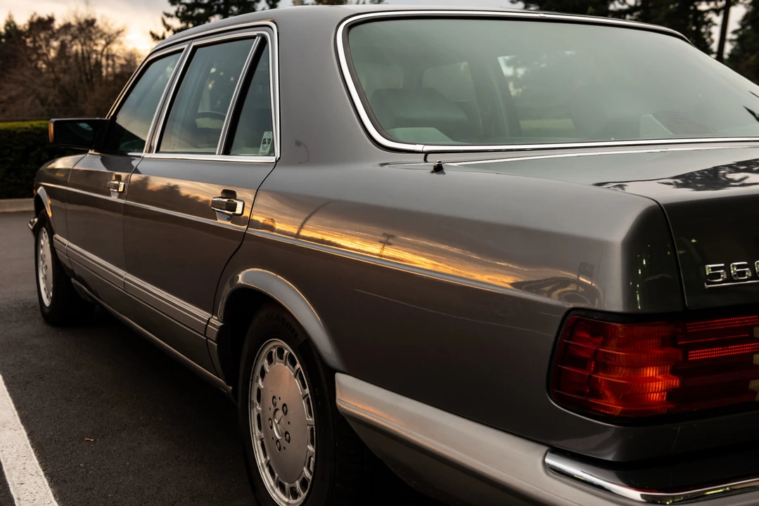 1987 Mercedes-Benz W126 S-Class Sedan - Image 4 of 31