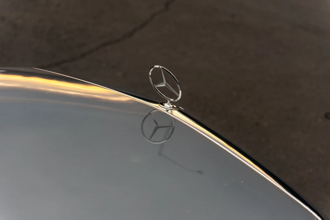 1987 Mercedes-Benz W126 S-Class Sedan - Image 6 of 31