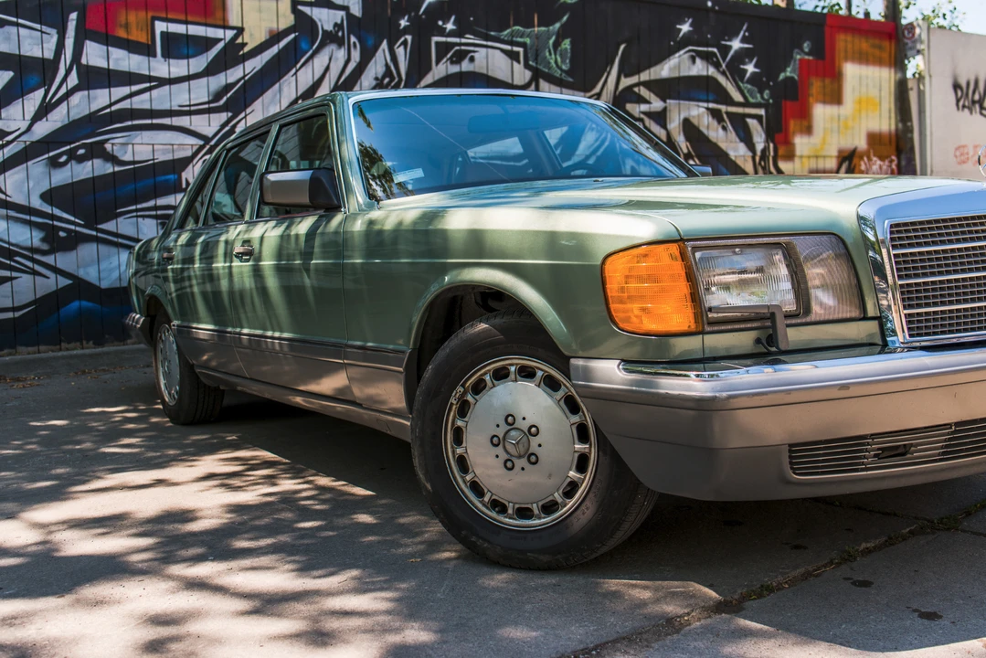 1987 Mercedes-Benz W126 S-Class Sedan - Image 18 of 31