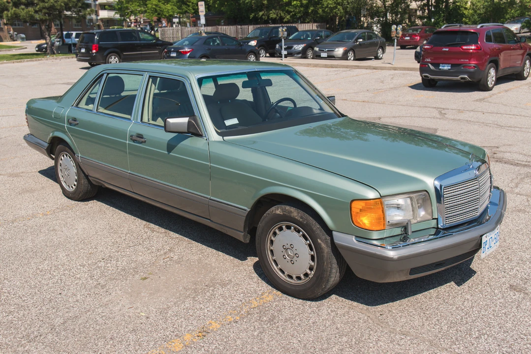 1987 Mercedes-Benz W126 S-Class Sedan - Image 2 of 31