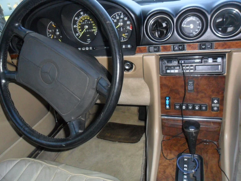1987 Mercedes-Benz R107 SL-Class - Image 16 of 18