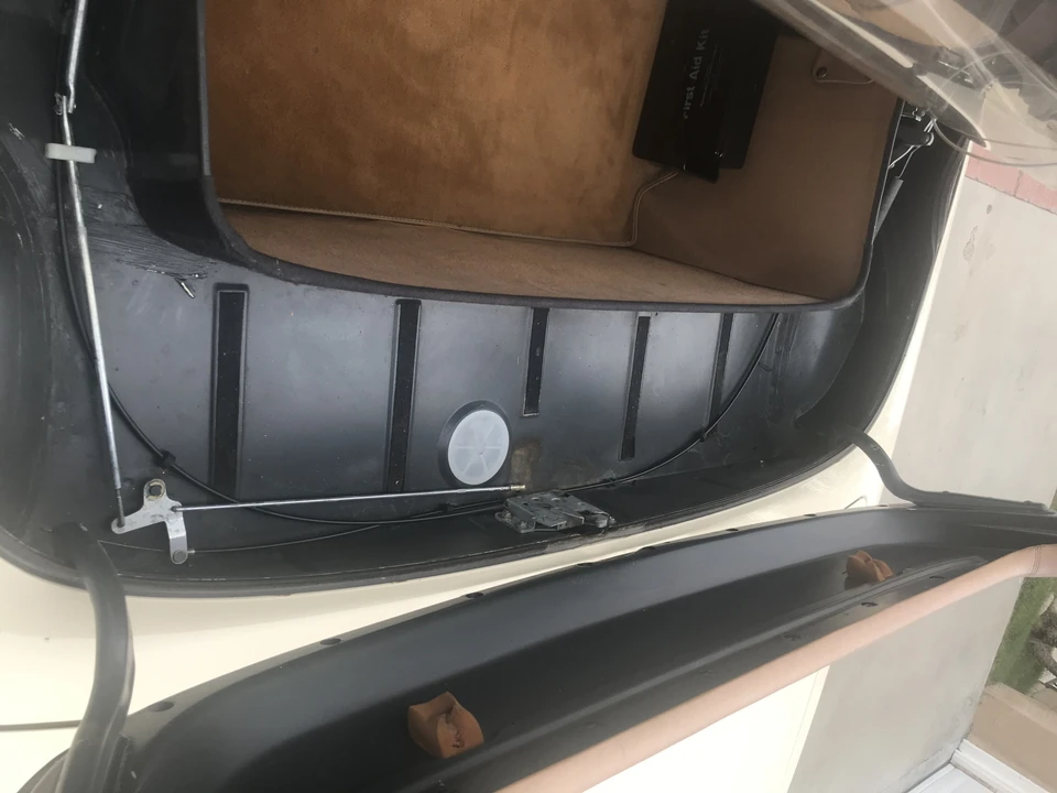 1987 Mercedes-Benz R107 SL-Class - Image 24 of 31