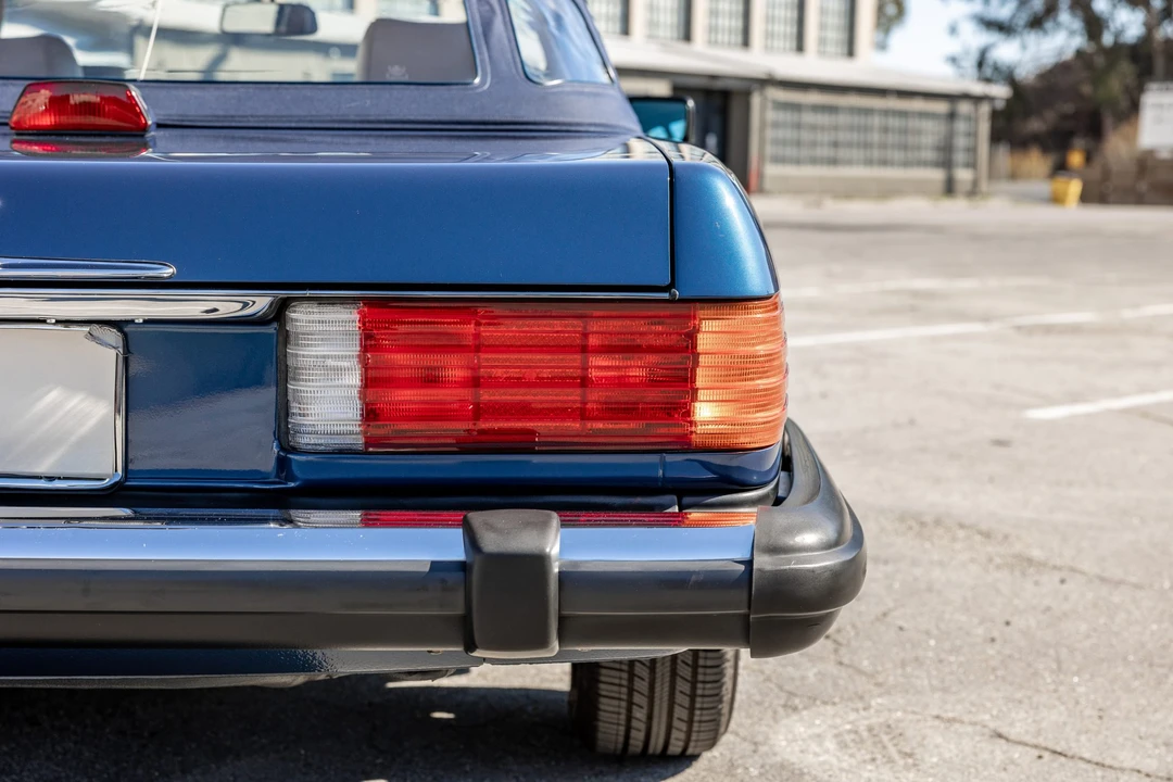 1987 Mercedes-Benz R107 SL-Class - Image 17 of 31