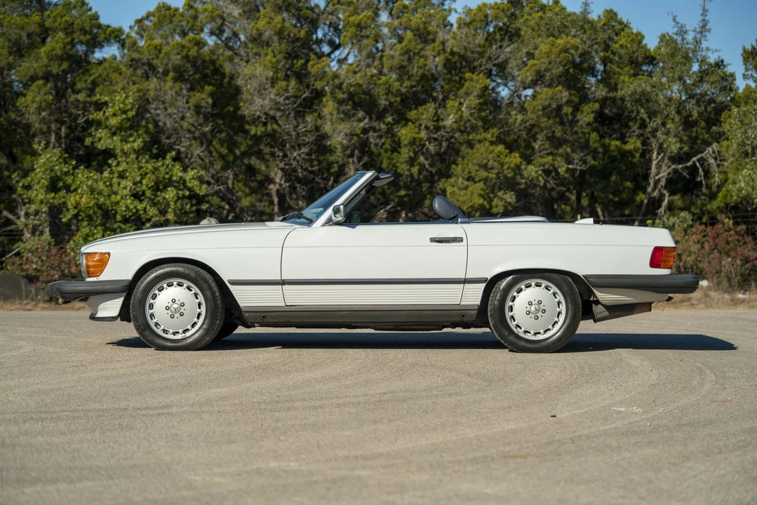 1987 Mercedes-Benz R107 SL-Class - Image 2 of 31