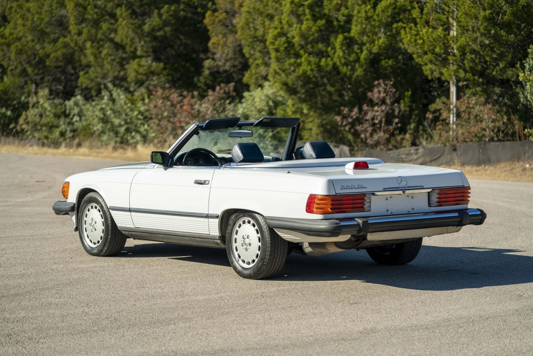 1987 Mercedes-Benz R107 SL-Class - Image 17 of 31