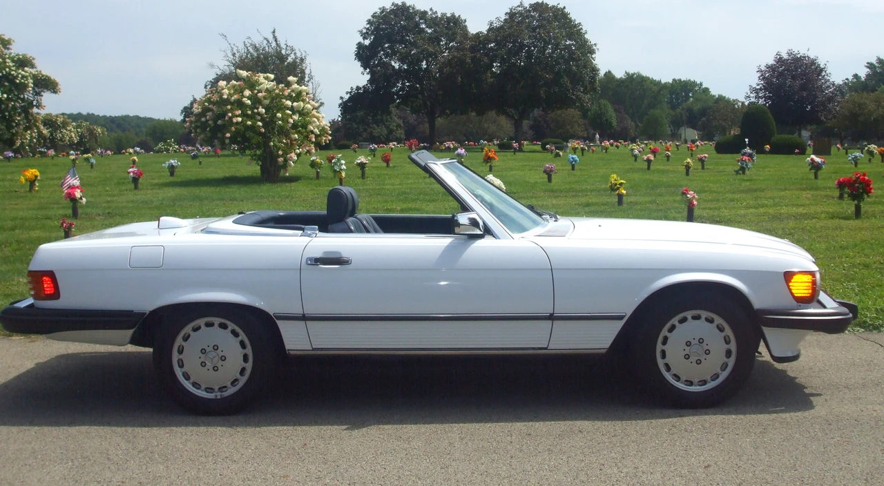 1987 Mercedes-Benz R107 SL-Class - Image 2 of 31