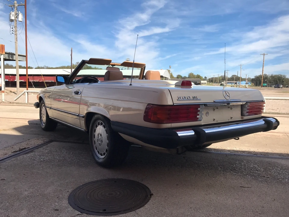 1987 Mercedes-Benz R107 SL-Class - Image 24 of 31