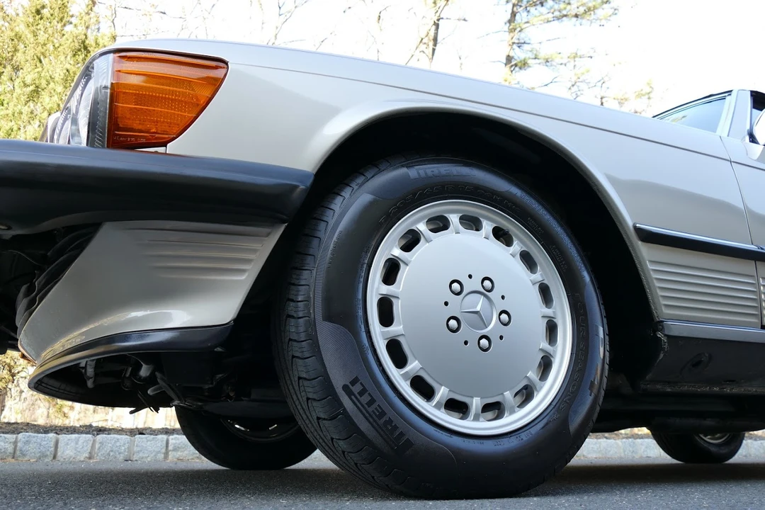 1987 Mercedes-Benz R107 SL-Class - Image 29 of 31