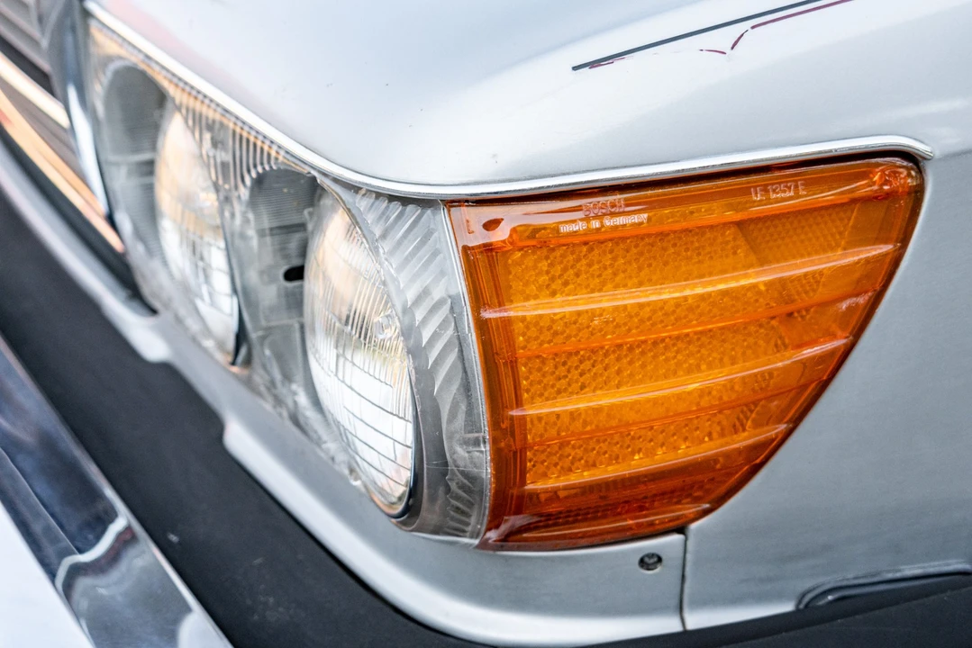 1987 Mercedes-Benz R107 SL-Class - Image 25 of 31