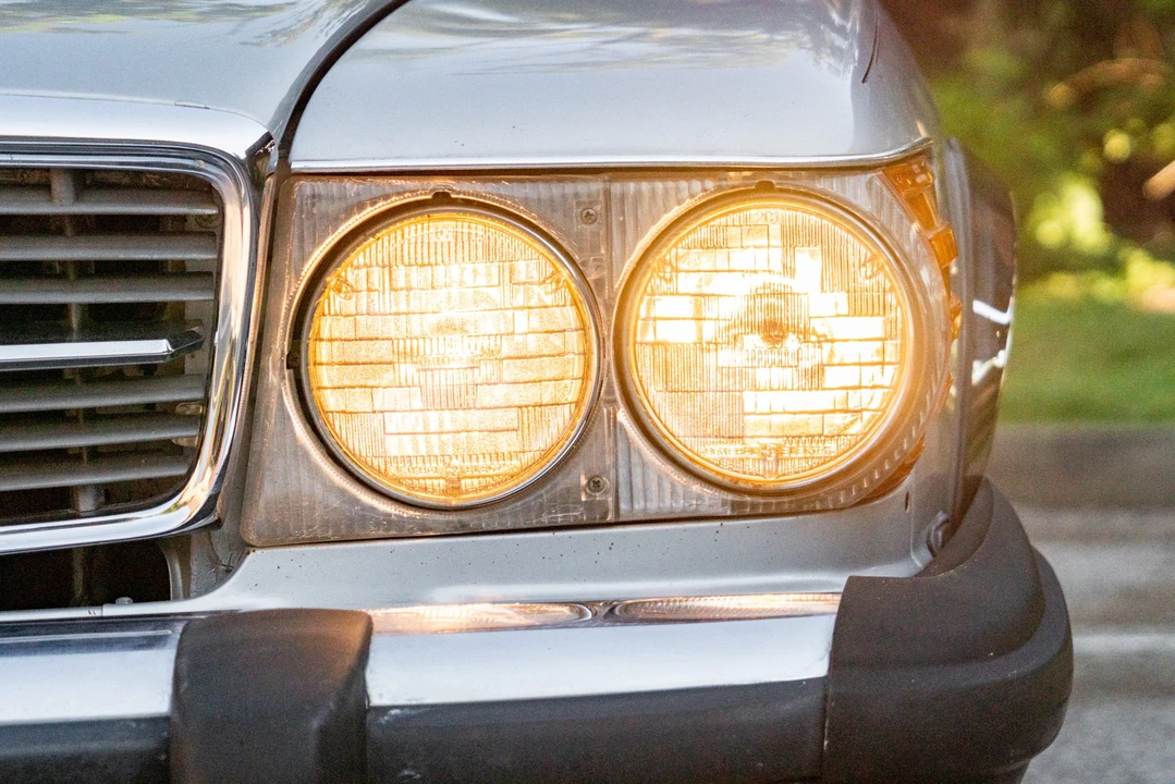 1987 Mercedes-Benz R107 SL-Class - Image 24 of 31
