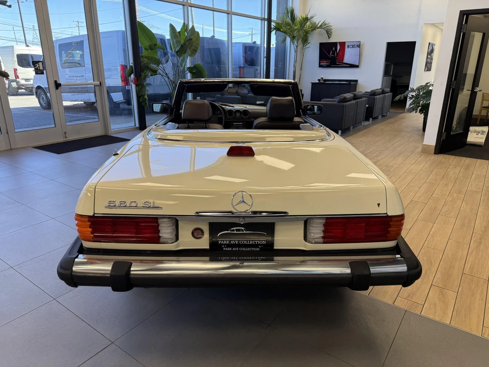 1987 Mercedes-Benz R107 SL-Class - Image 29 of 31