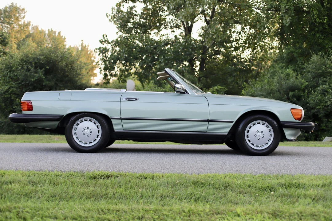 1987 Mercedes-Benz R107 SL-Class - Image 11 of 31