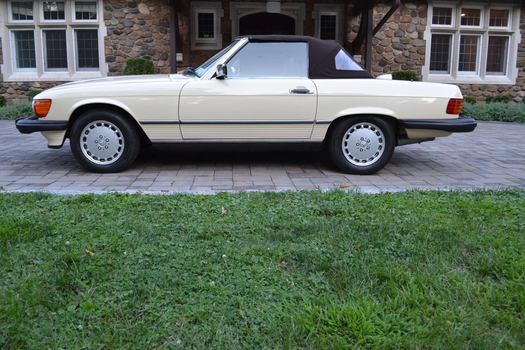 1987 Mercedes-Benz R107 SL-Class - Image 15 of 31