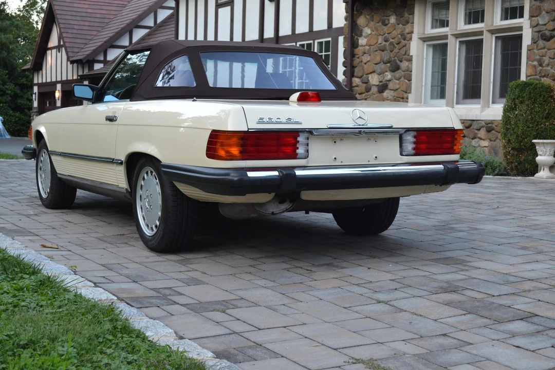 1987 Mercedes-Benz R107 SL-Class - Image 13 of 31