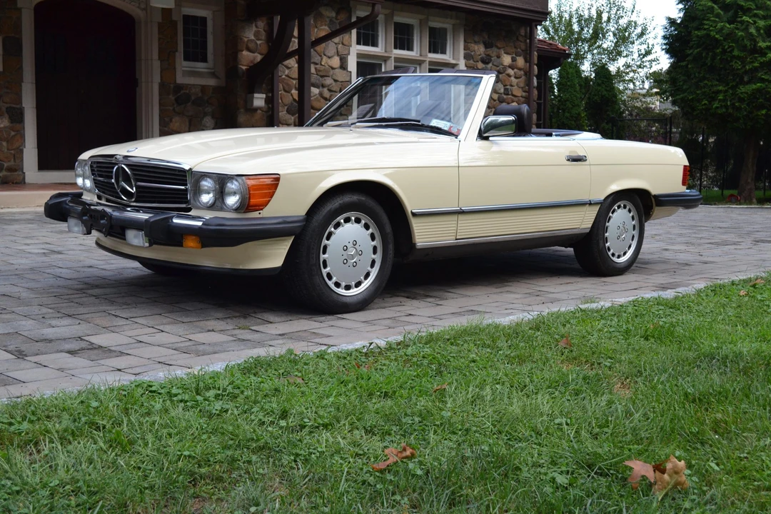 1987 Mercedes-Benz R107 SL-Class - Image 2 of 31