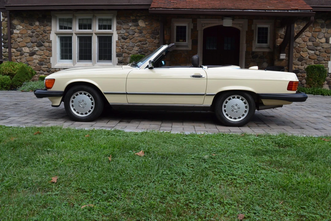 1987 Mercedes-Benz R107 SL-Class - Image 16 of 31