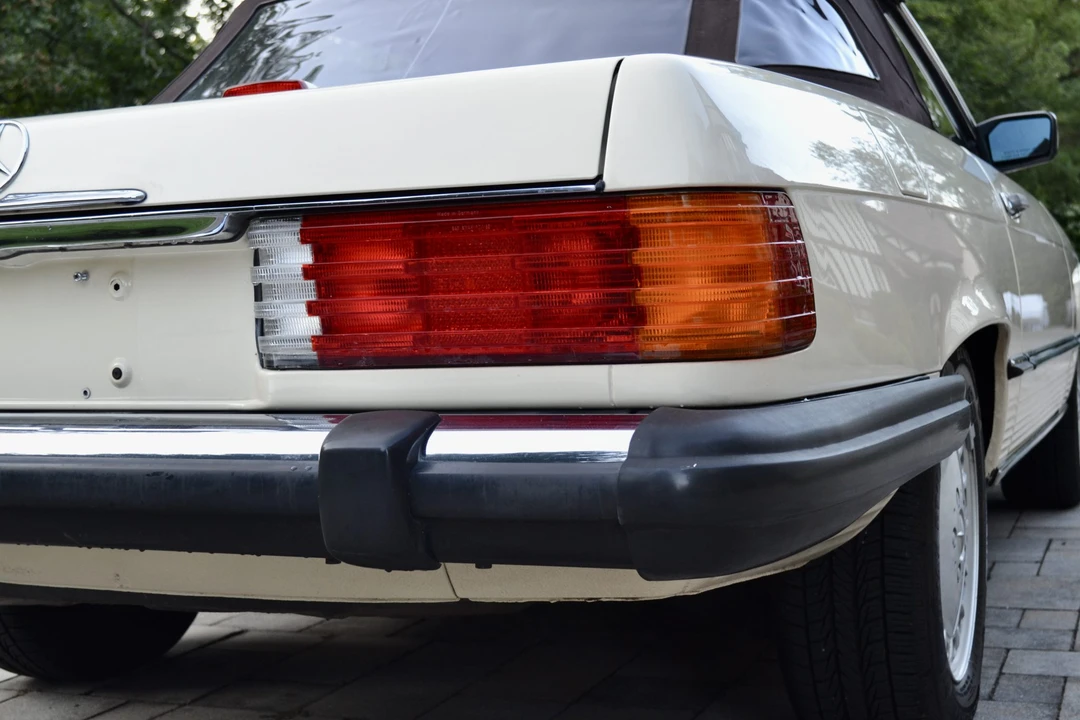 1987 Mercedes-Benz R107 SL-Class - Image 29 of 31